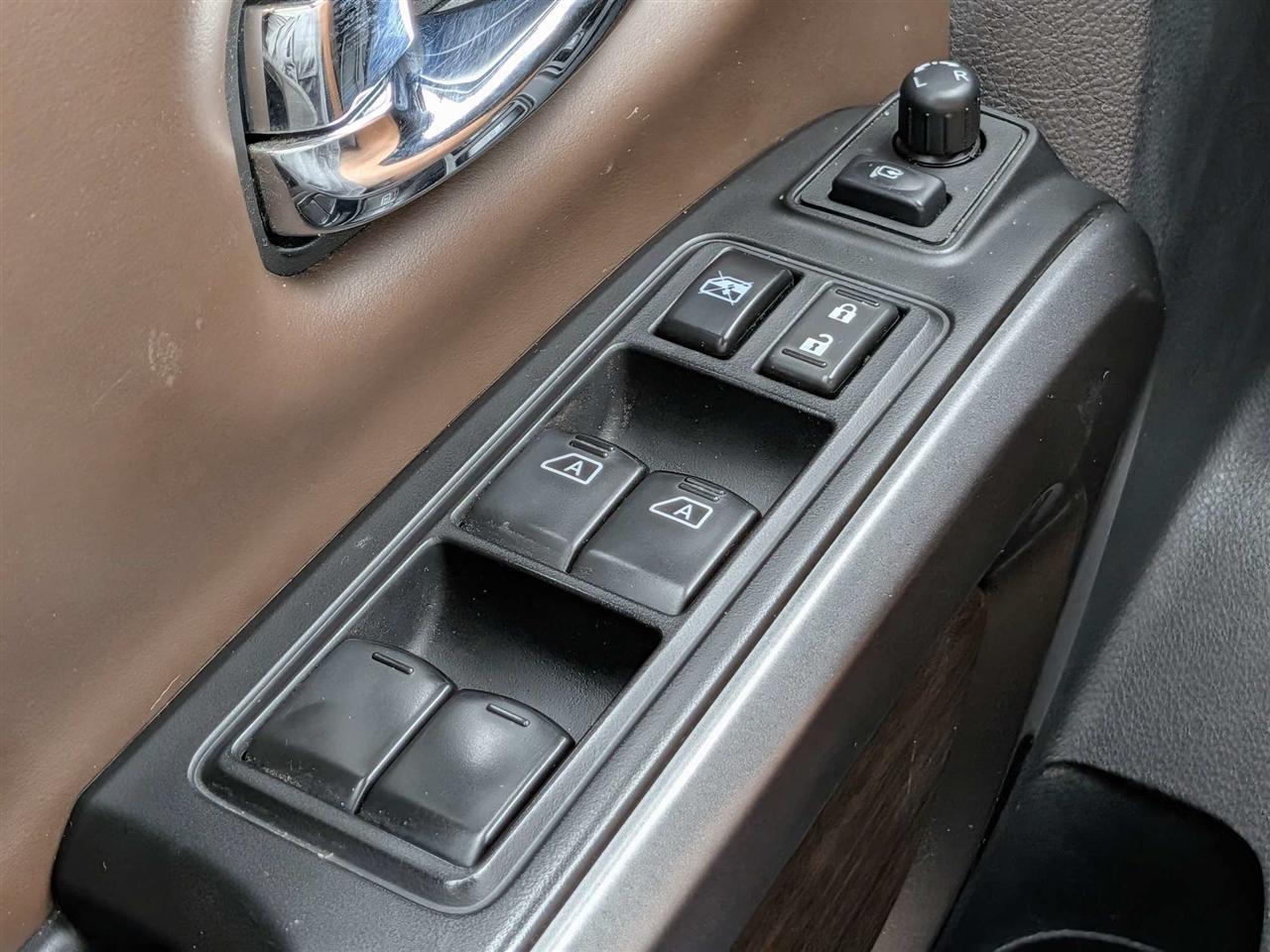Nissan Titan Platinum Reserve Crew Cab 4WD 2018