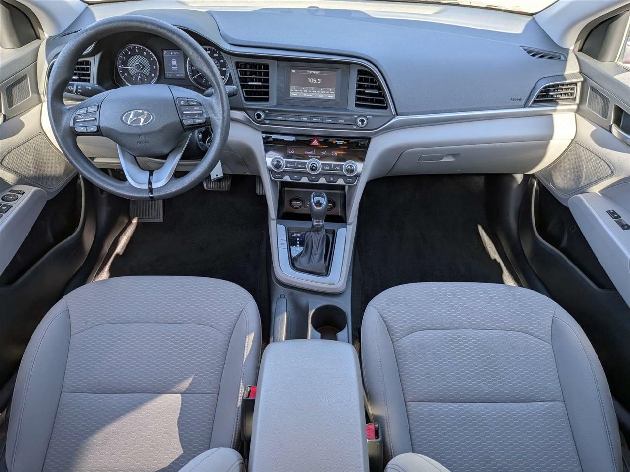 Hyundai Elantra SE 6M 2020