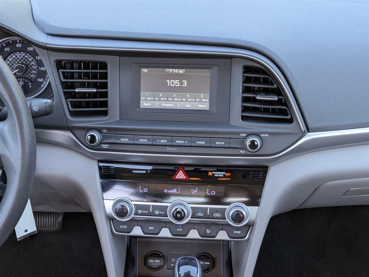 Hyundai Elantra SE 6M 2020