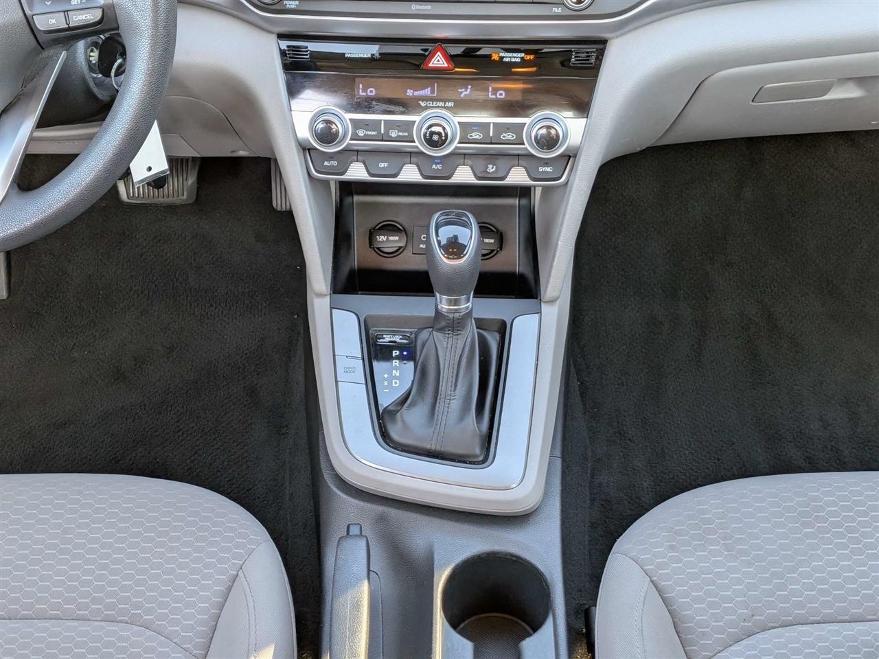 Hyundai Elantra SE 6M 2020