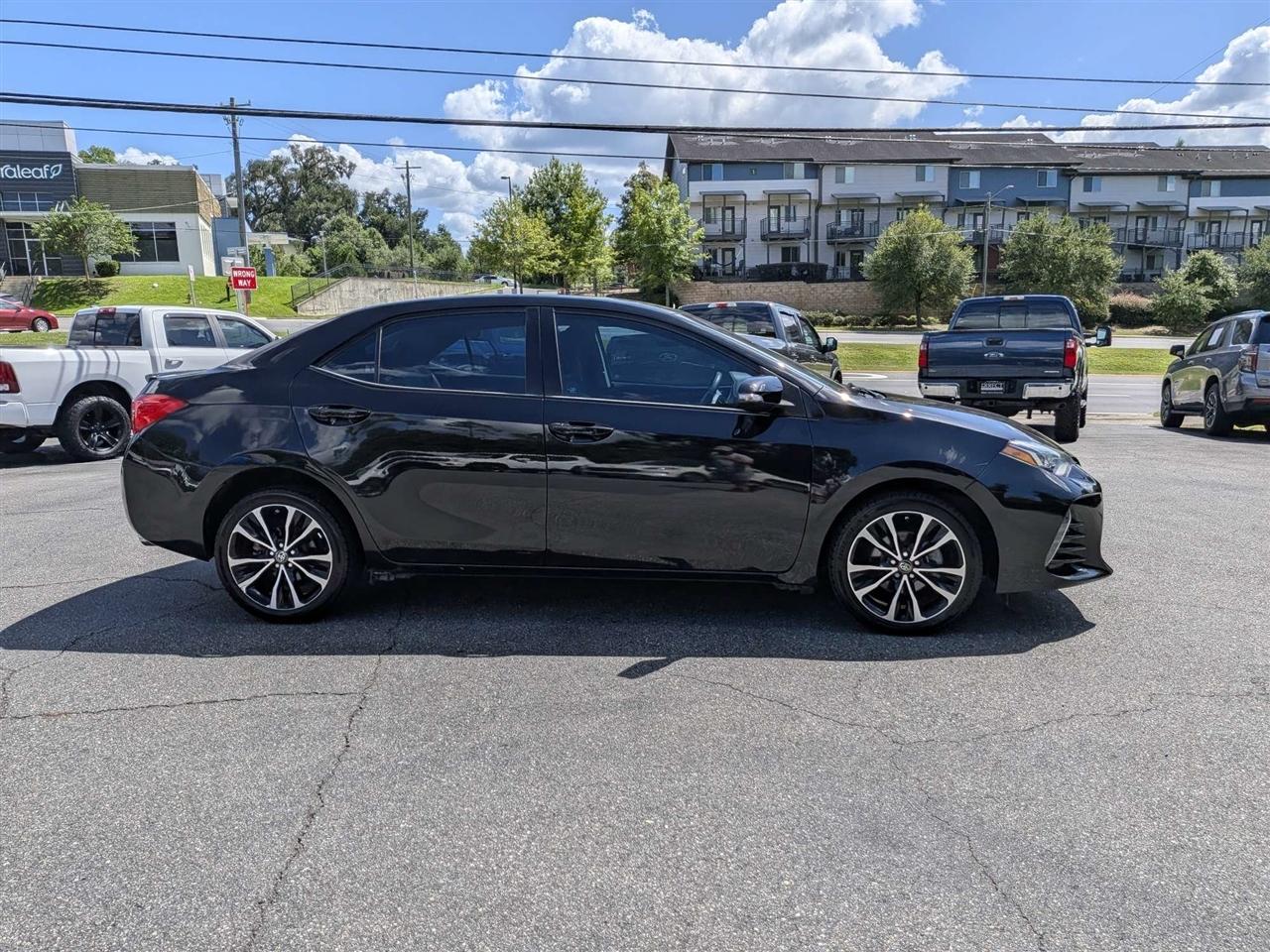 Toyota Corolla L CVT 2017