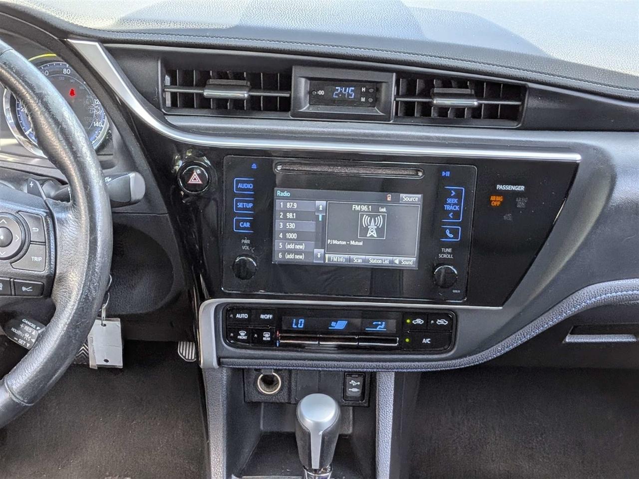 Toyota Corolla L CVT 2017