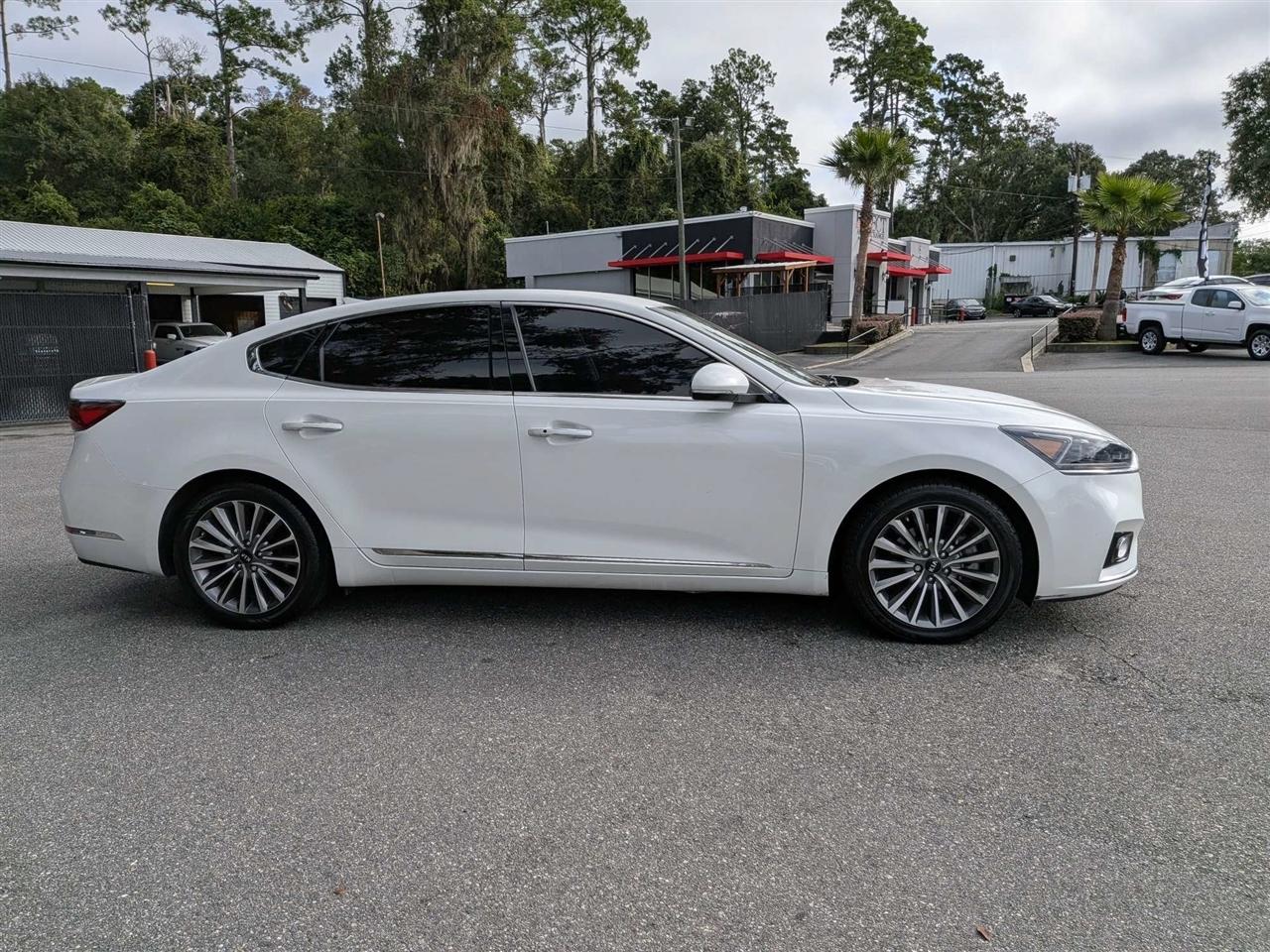 Kia Cadenza Premium 2019