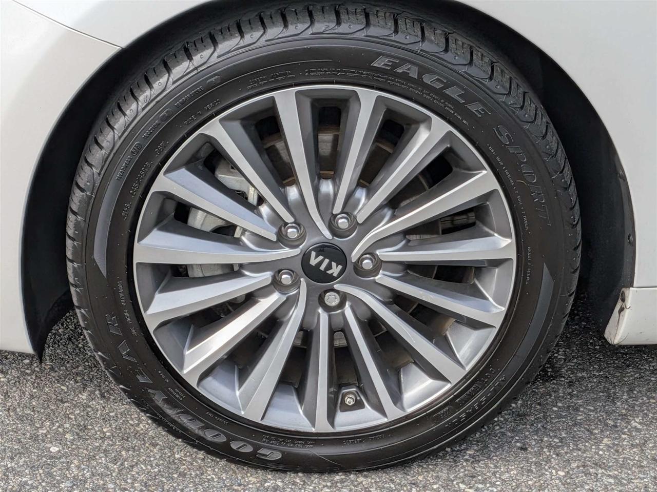 Kia Cadenza Premium 2019