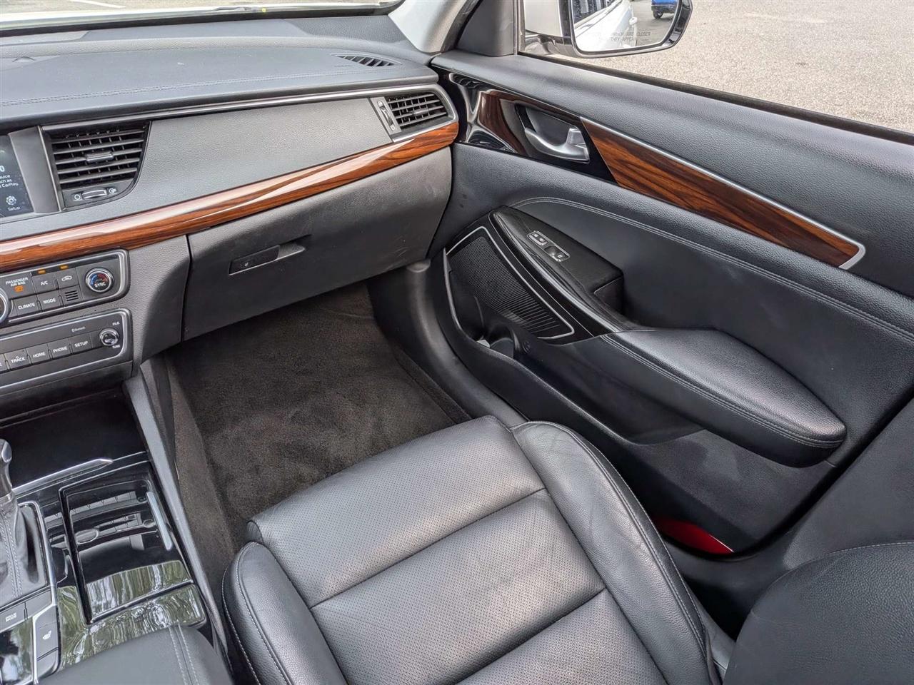 Kia Cadenza Premium 2019