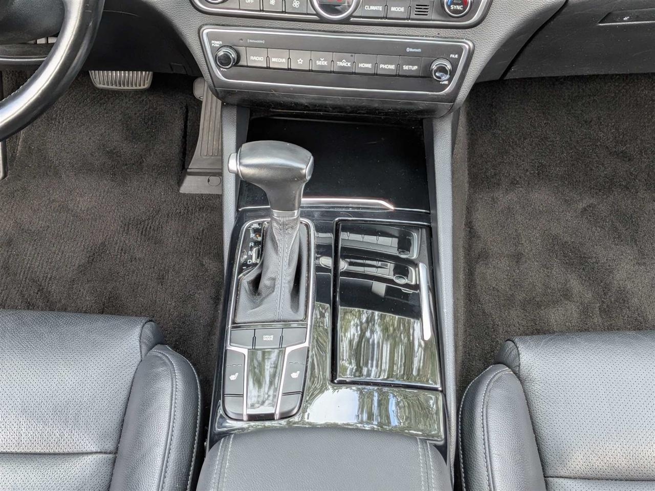 Kia Cadenza Premium 2019