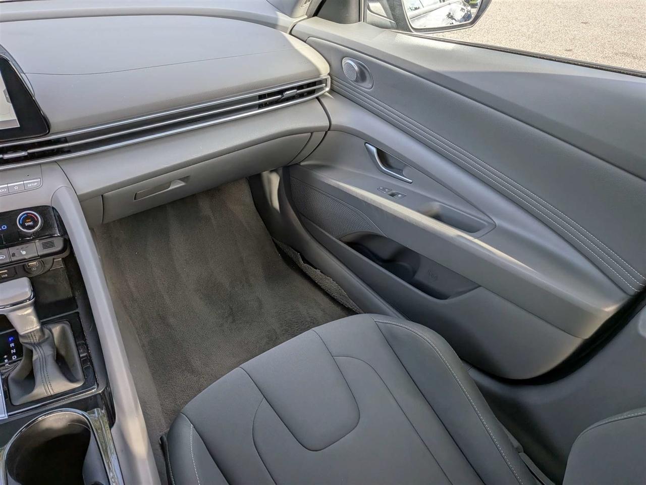 Hyundai Elantra SEL 2023
