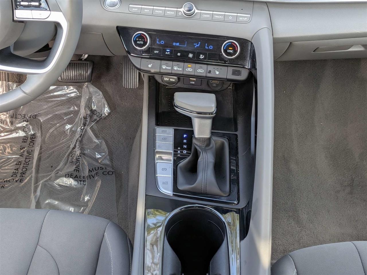 Hyundai Elantra SEL 2023