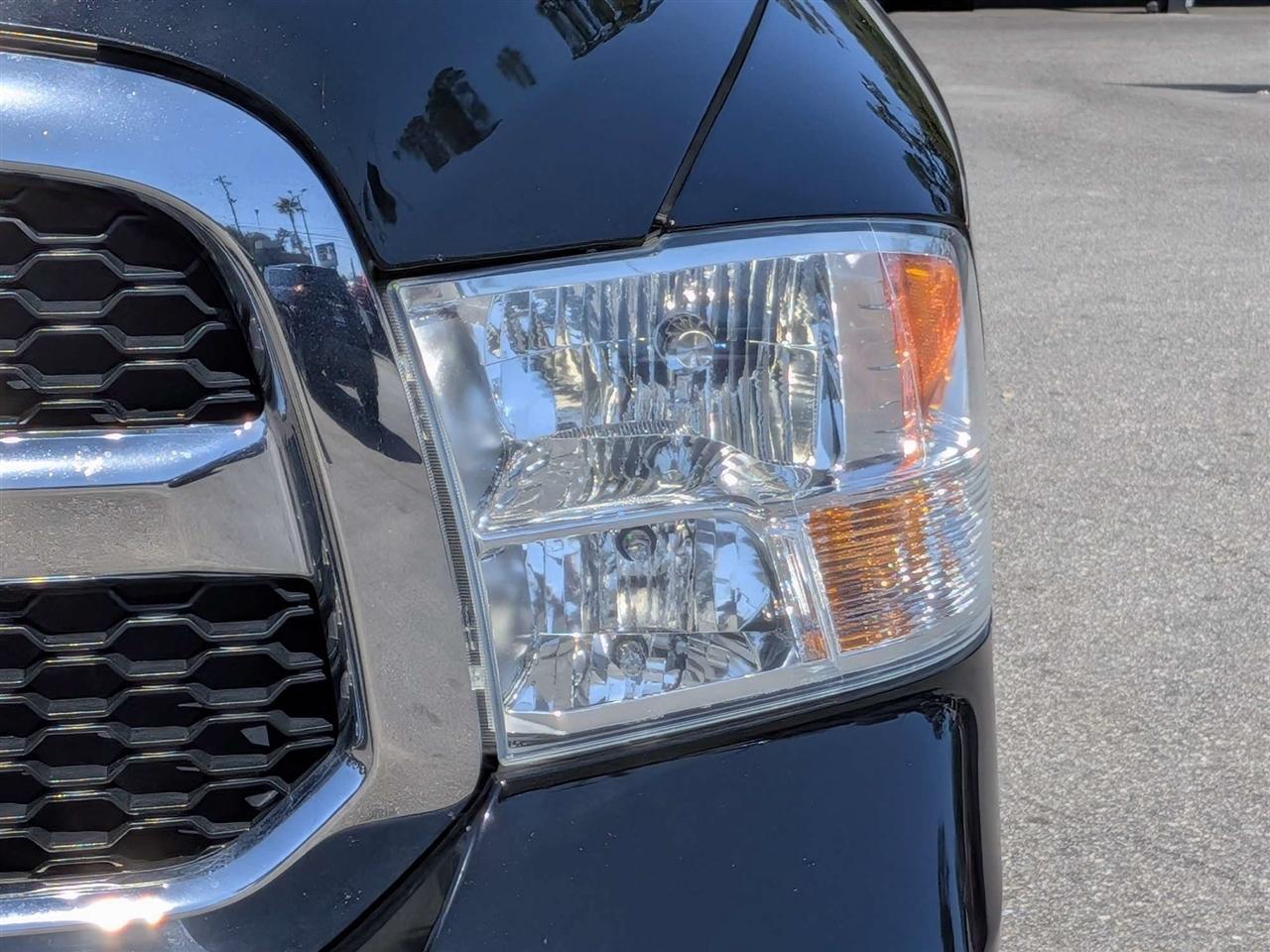 RAM 1500 Classic Tradesman Crew Cab SWB 2WD 2021