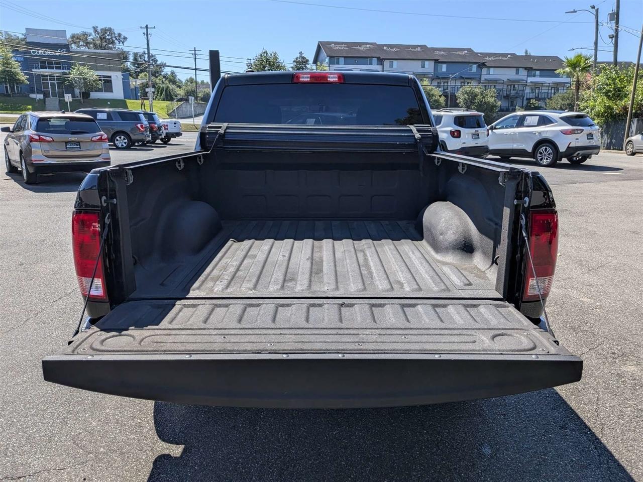 RAM 1500 Classic Tradesman Crew Cab SWB 2WD 2021