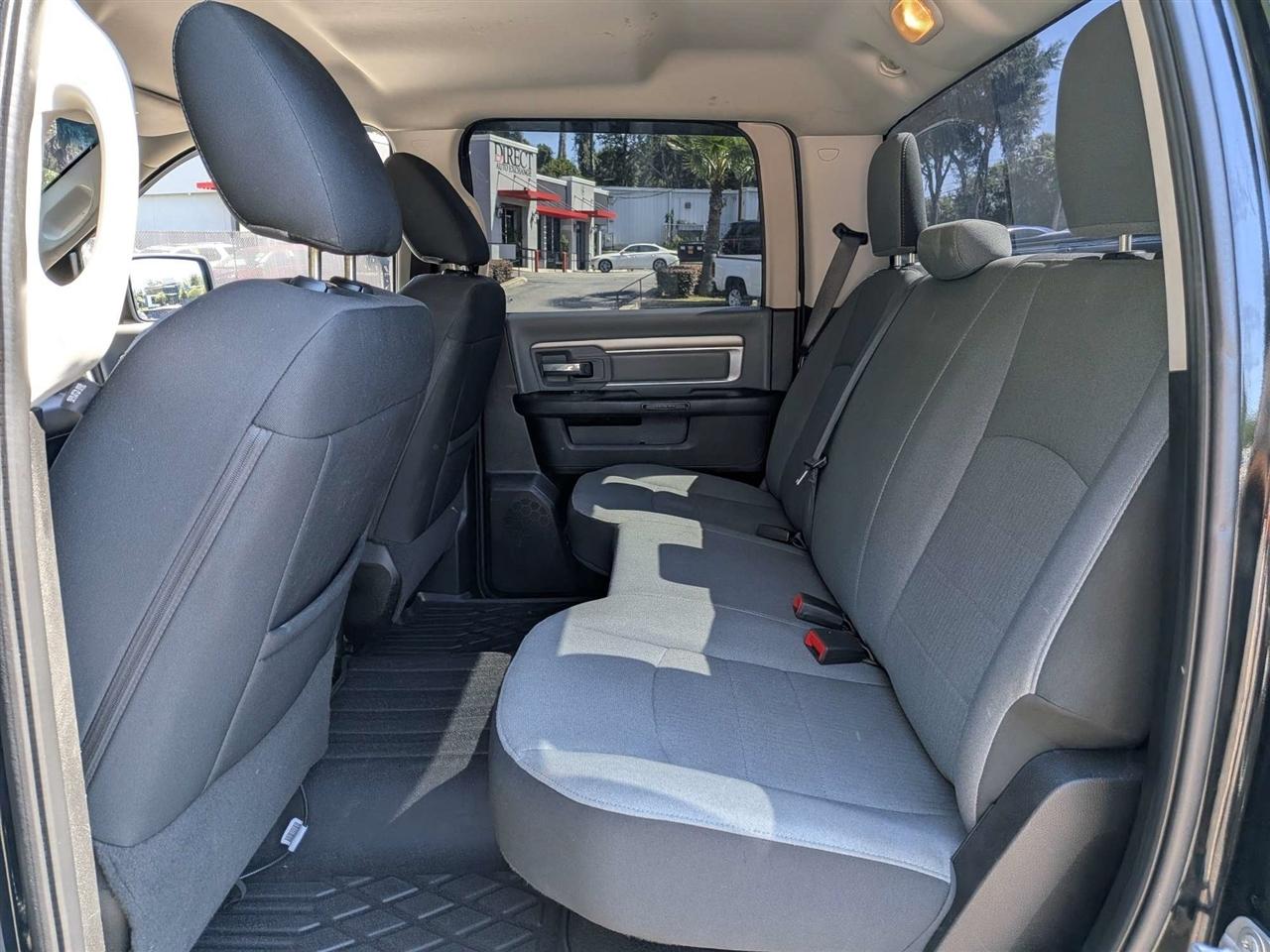 RAM 1500 Classic Tradesman Crew Cab SWB 2WD 2021