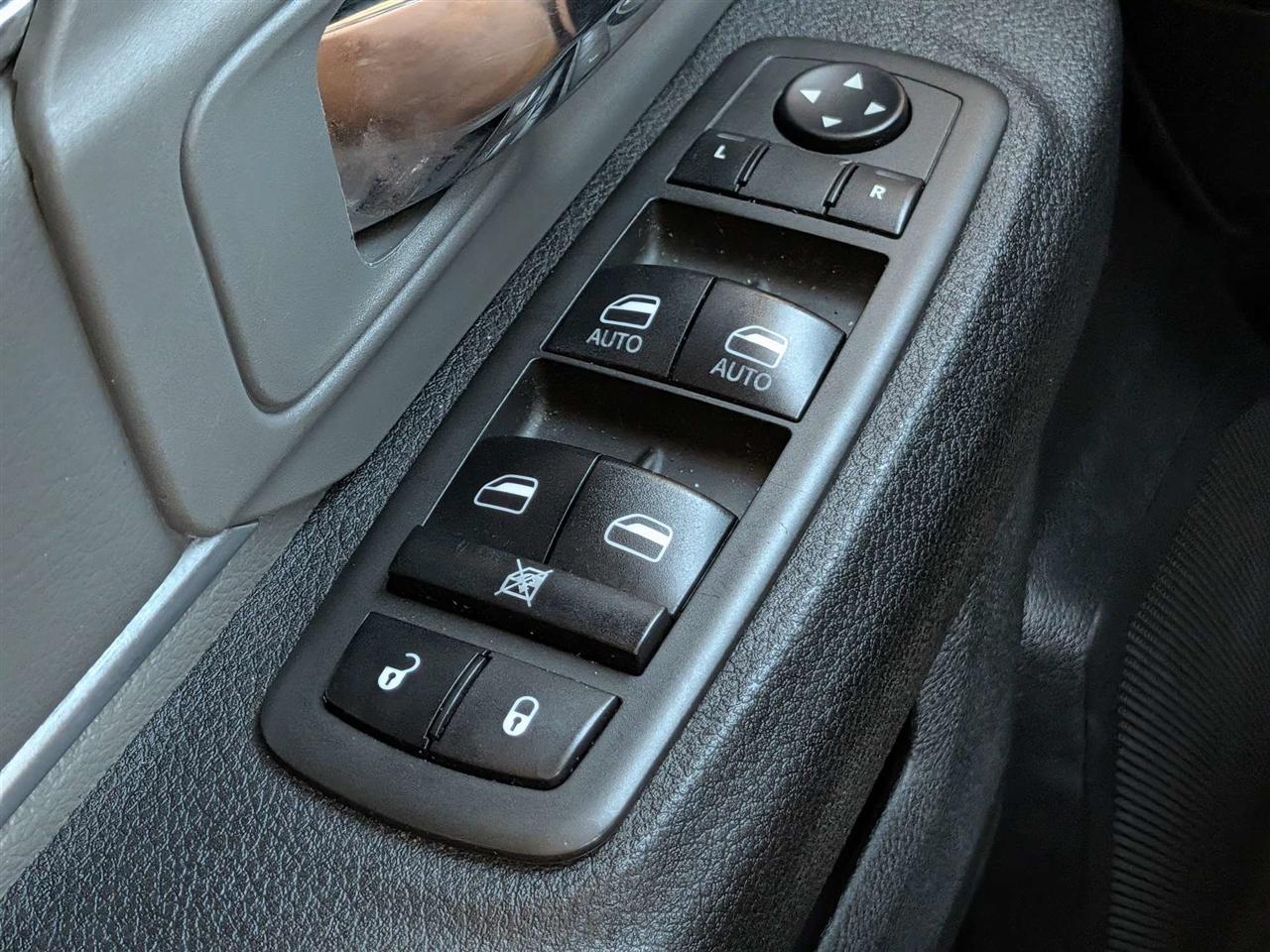 RAM 1500 Classic Tradesman Crew Cab SWB 2WD 2021