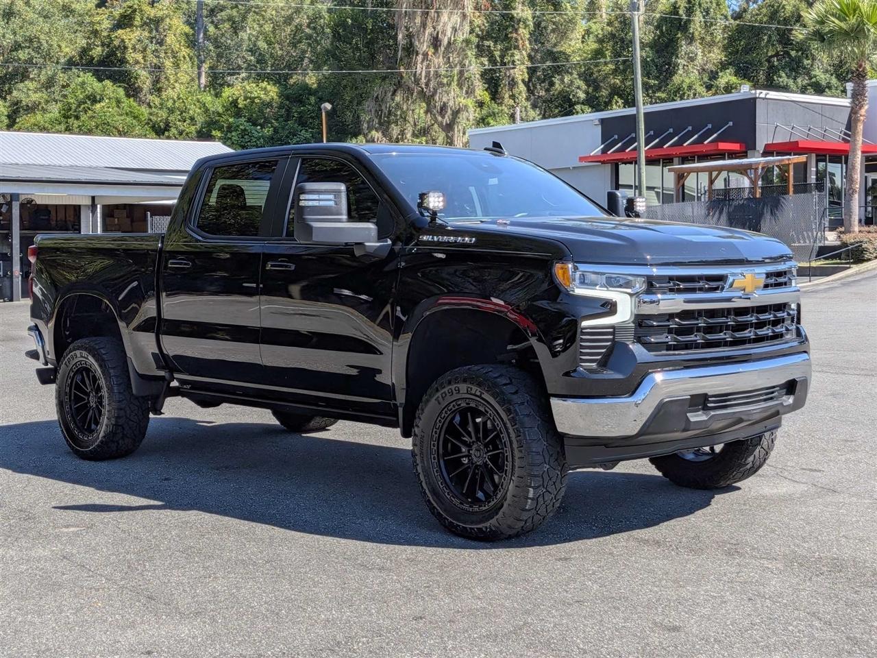 Chevrolet Silverado 1500 LT Crew Cab 2WD 2024