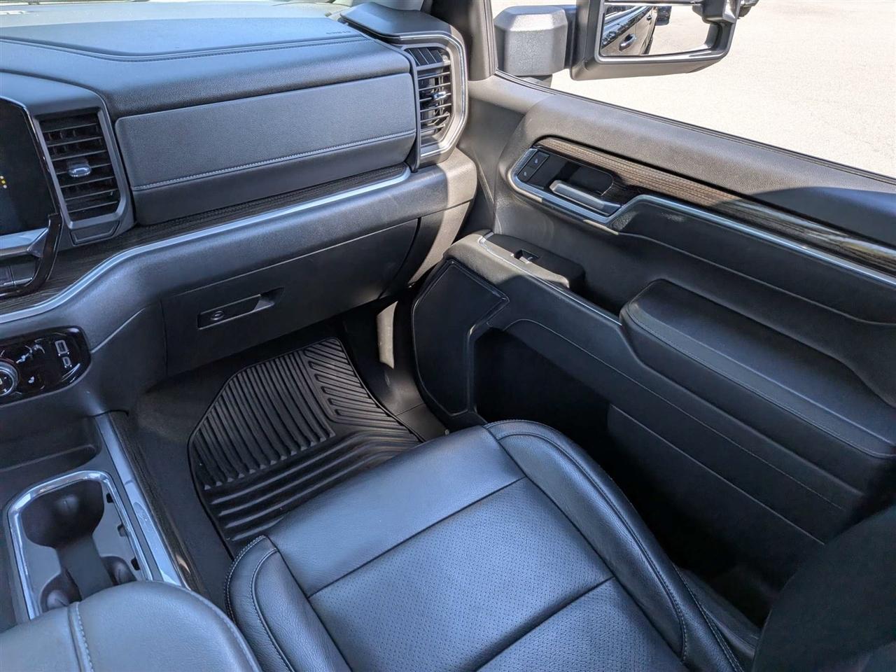 Chevrolet Silverado 1500 LT Crew Cab 2WD 2024