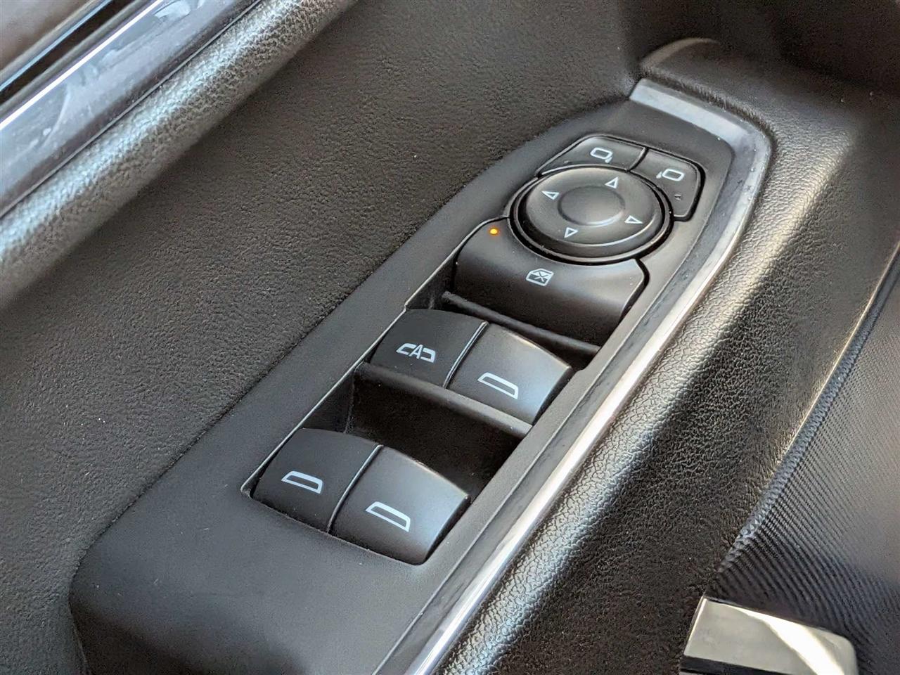 Chevrolet Silverado 1500 LT Crew Cab 2WD 2024