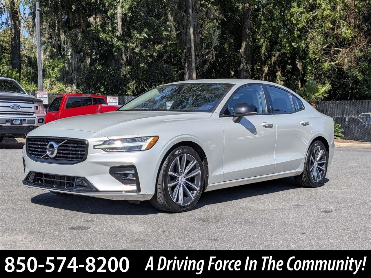 2022 Volvo S60 B5 Momentum