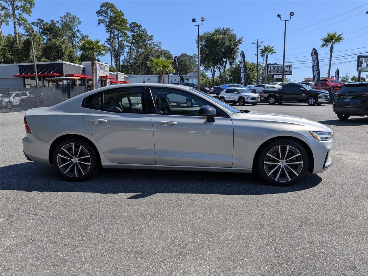 Volvo S60 B5 Momentum 2022