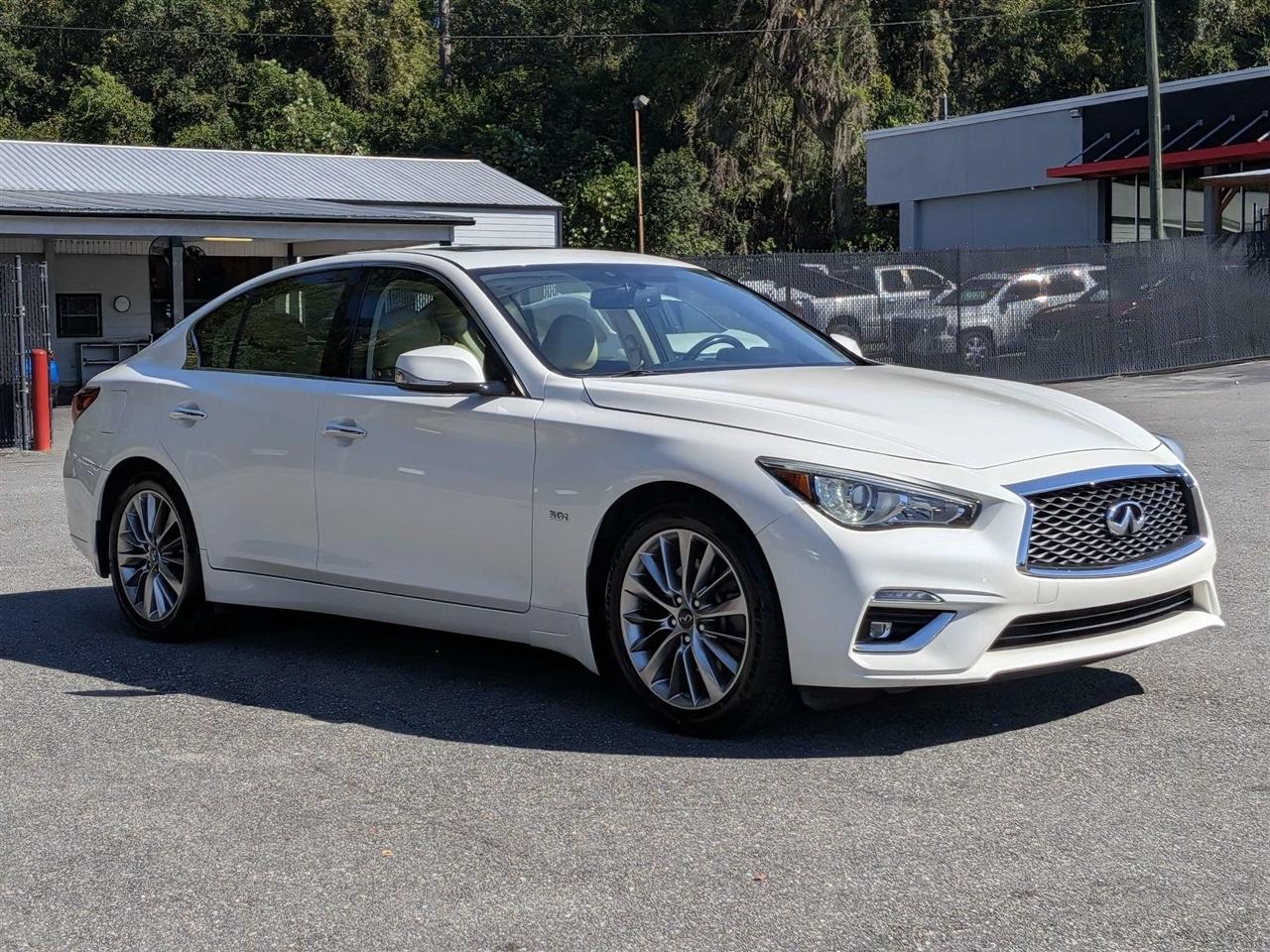 Infiniti Q50 3.0t LUXE 2018