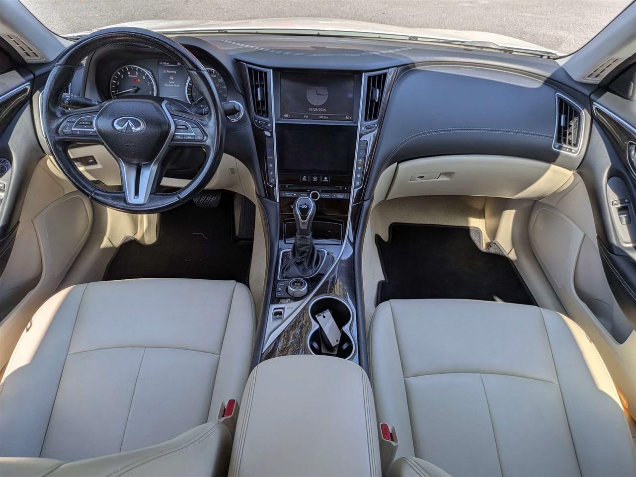 Infiniti Q50 3.0t LUXE 2018