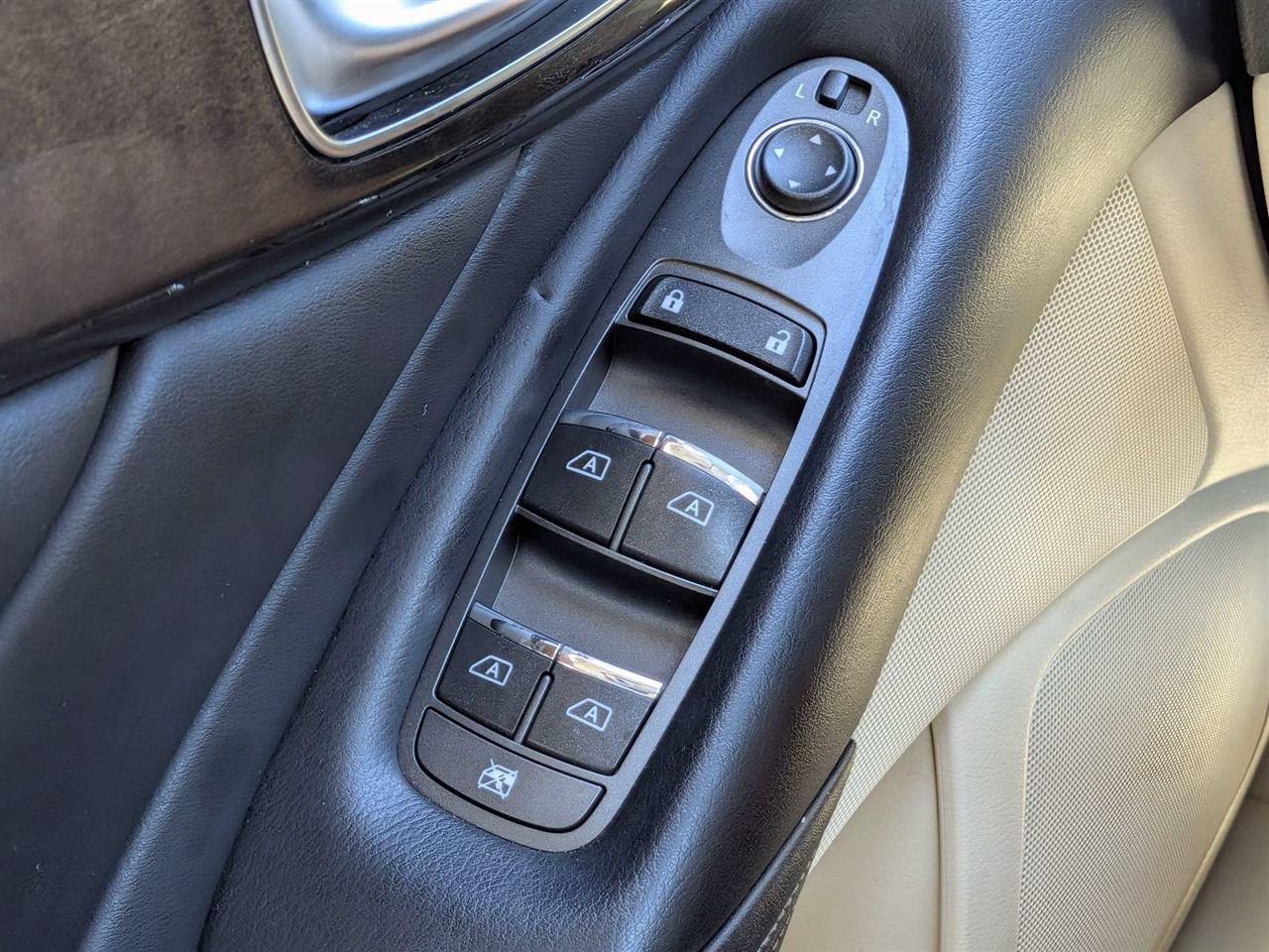 Infiniti Q50 3.0t LUXE 2018