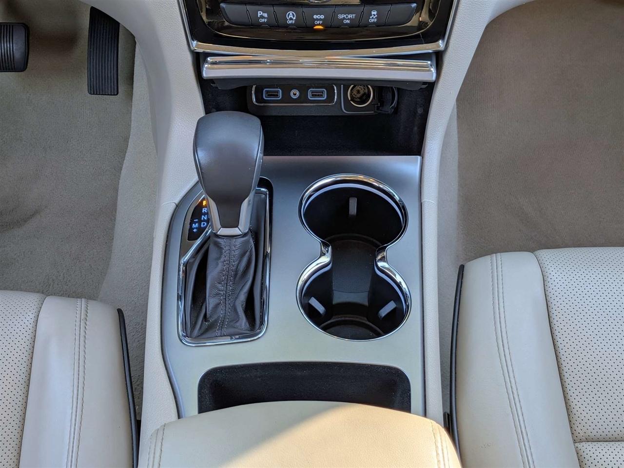 Jeep Grand Cherokee Overland 2WD 2019