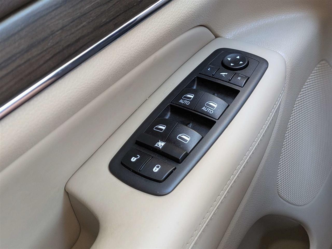 Jeep Grand Cherokee Overland 2WD 2019