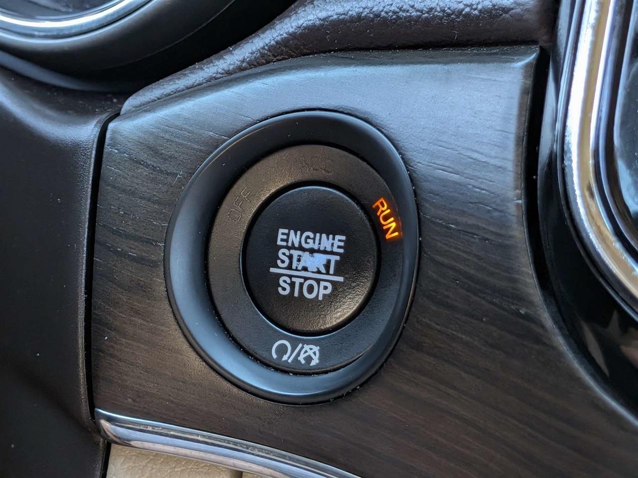 Jeep Grand Cherokee Overland 2WD 2019