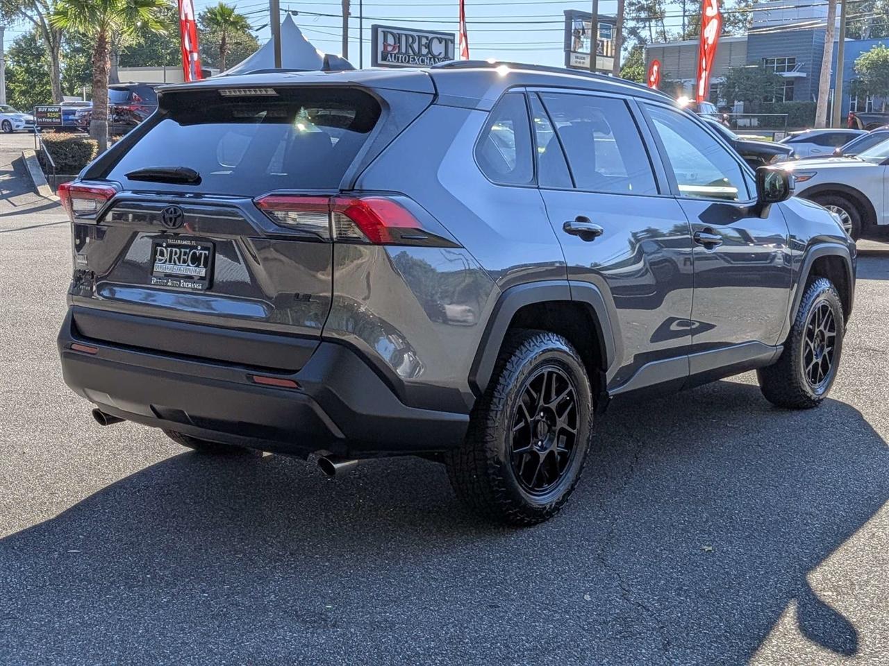 Toyota RAV4 LE 2021