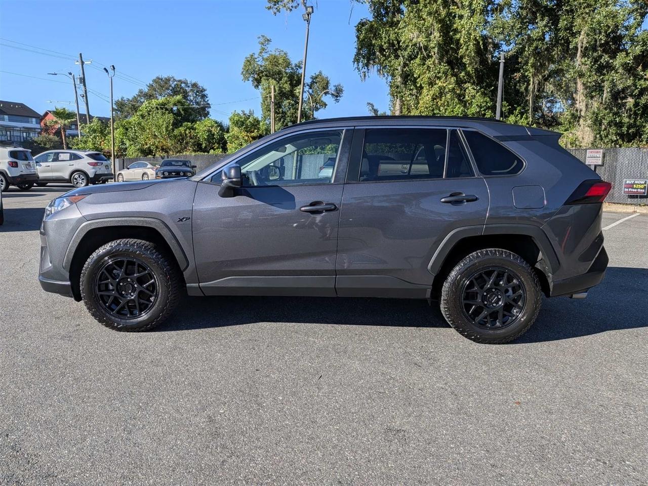 Toyota RAV4 LE 2021