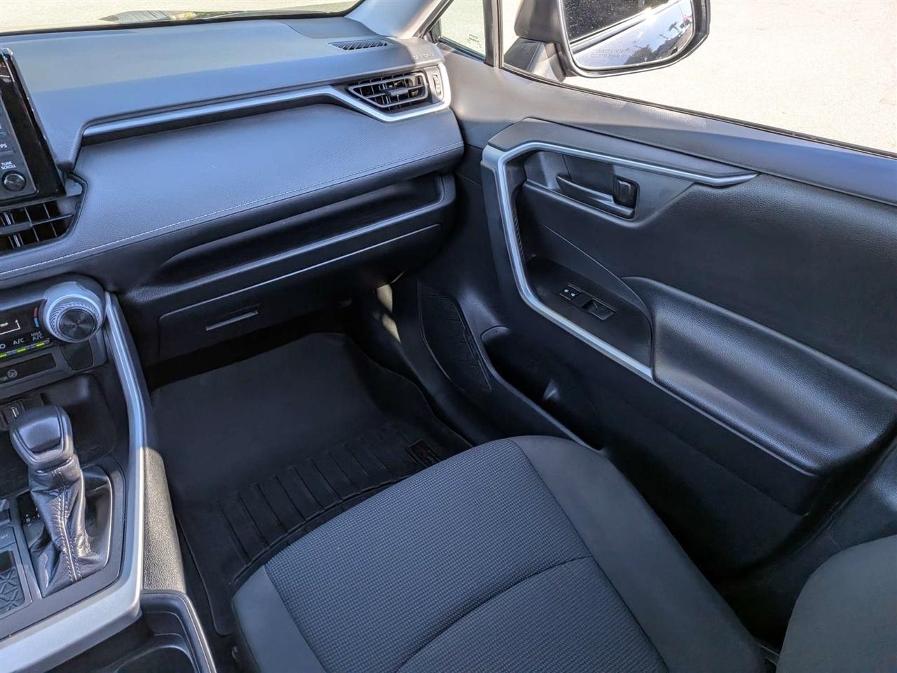 Toyota RAV4 LE 2021