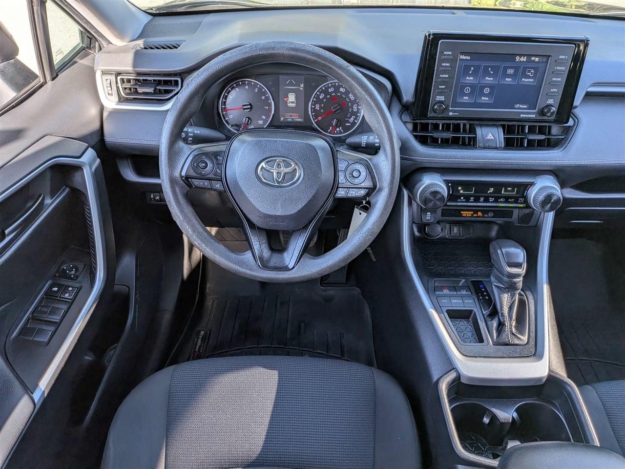 Toyota RAV4 LE 2021