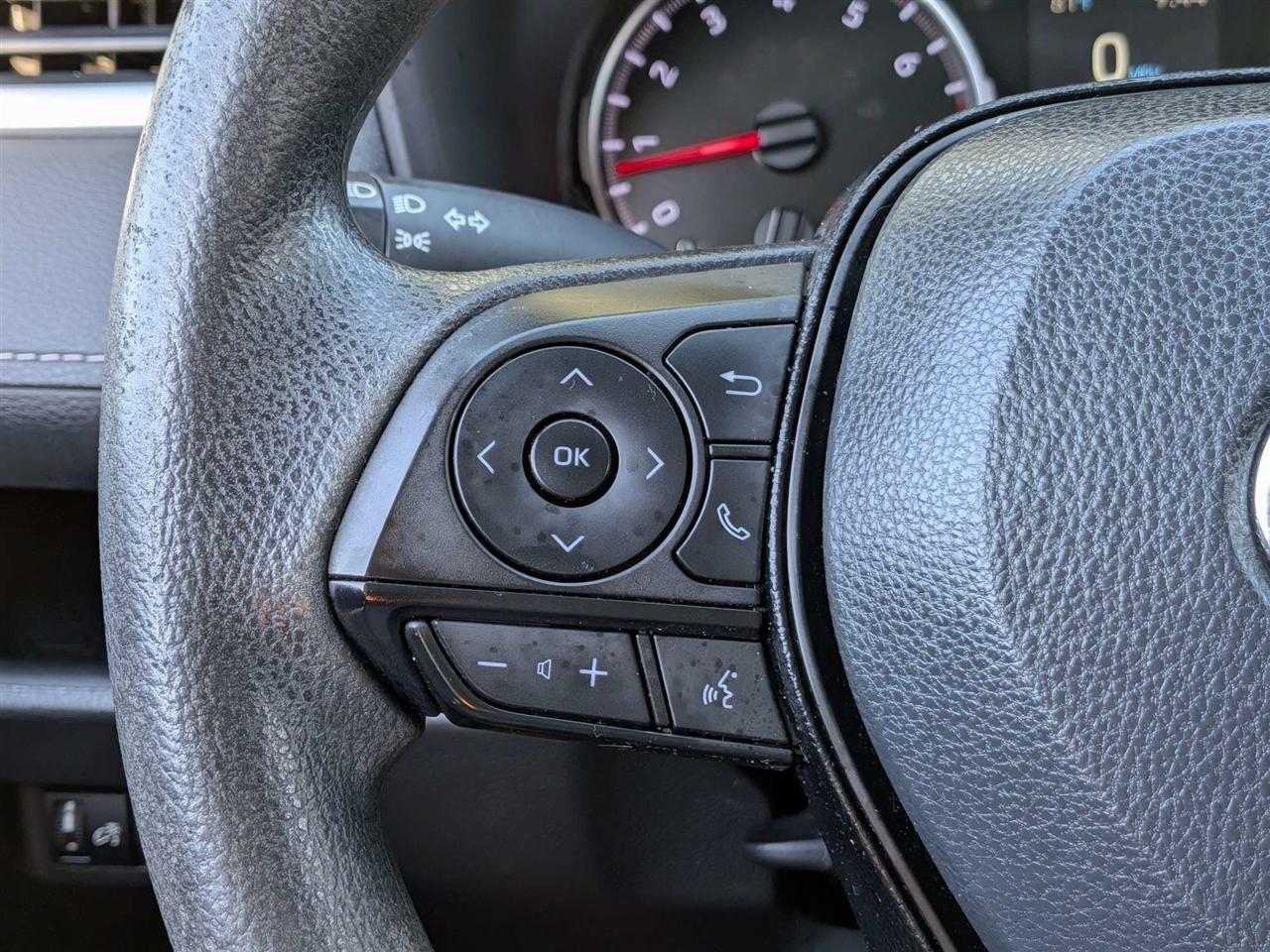 Toyota RAV4 LE 2021