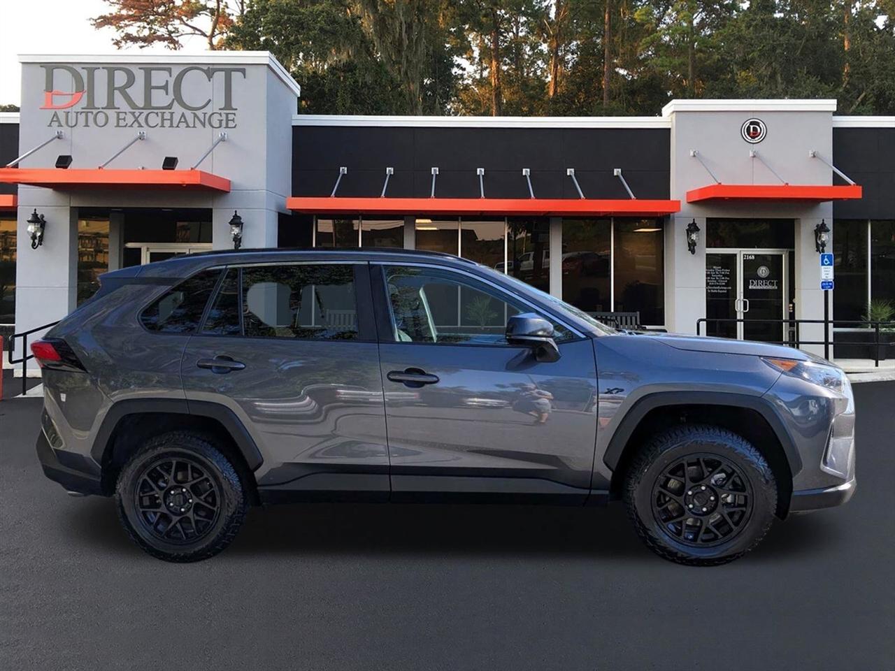 Toyota RAV4 LE 2021
