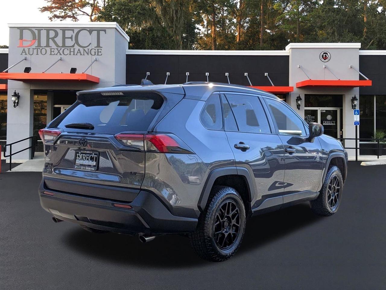 Toyota RAV4 LE 2021