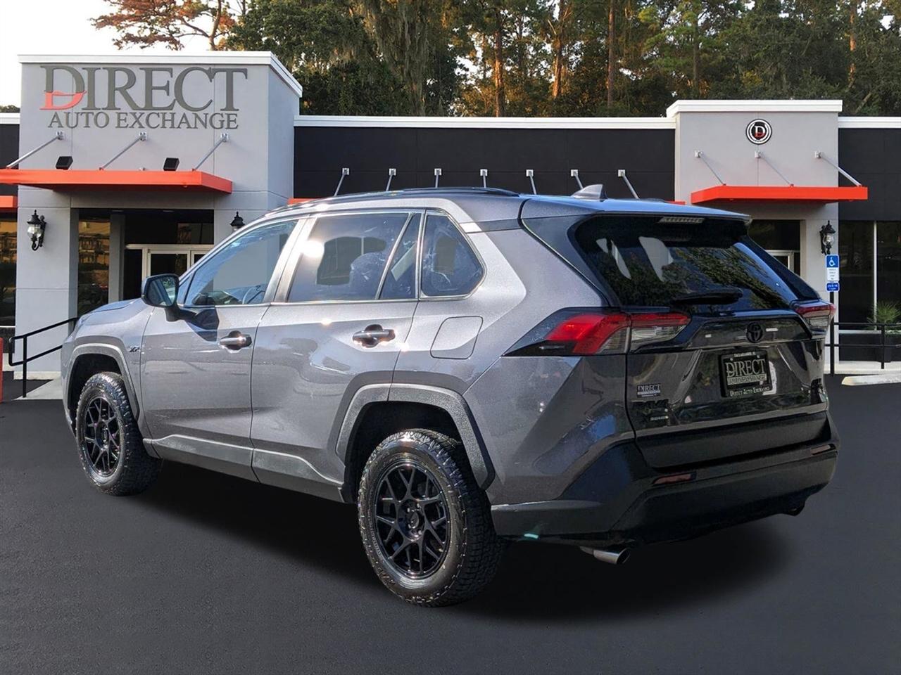 Toyota RAV4 LE 2021