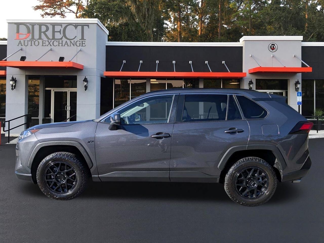 Toyota RAV4 LE 2021