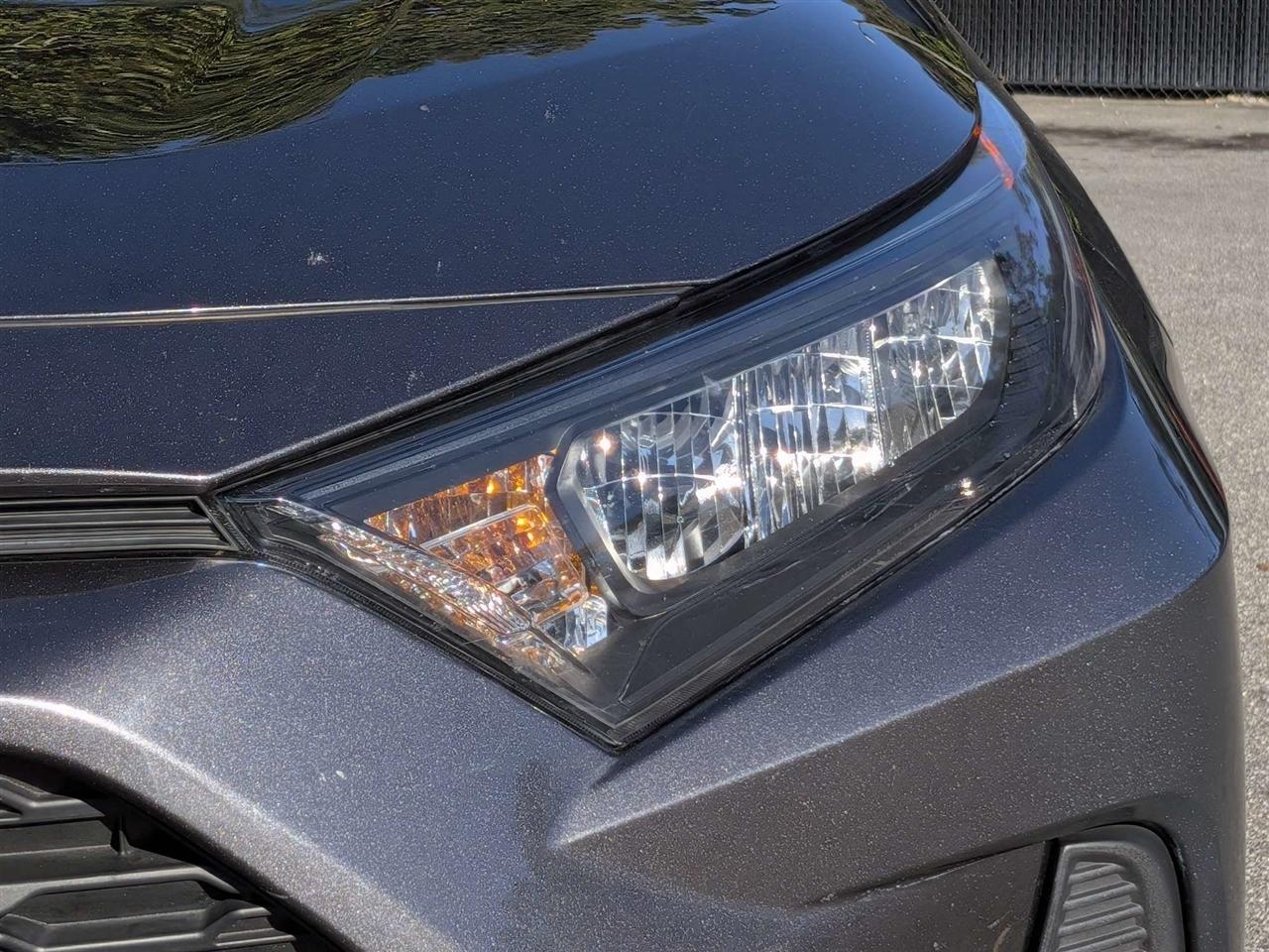 Toyota RAV4 LE 2021