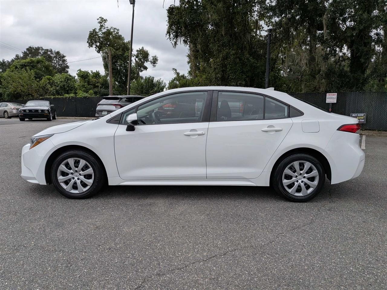 Toyota Corolla LE 2022