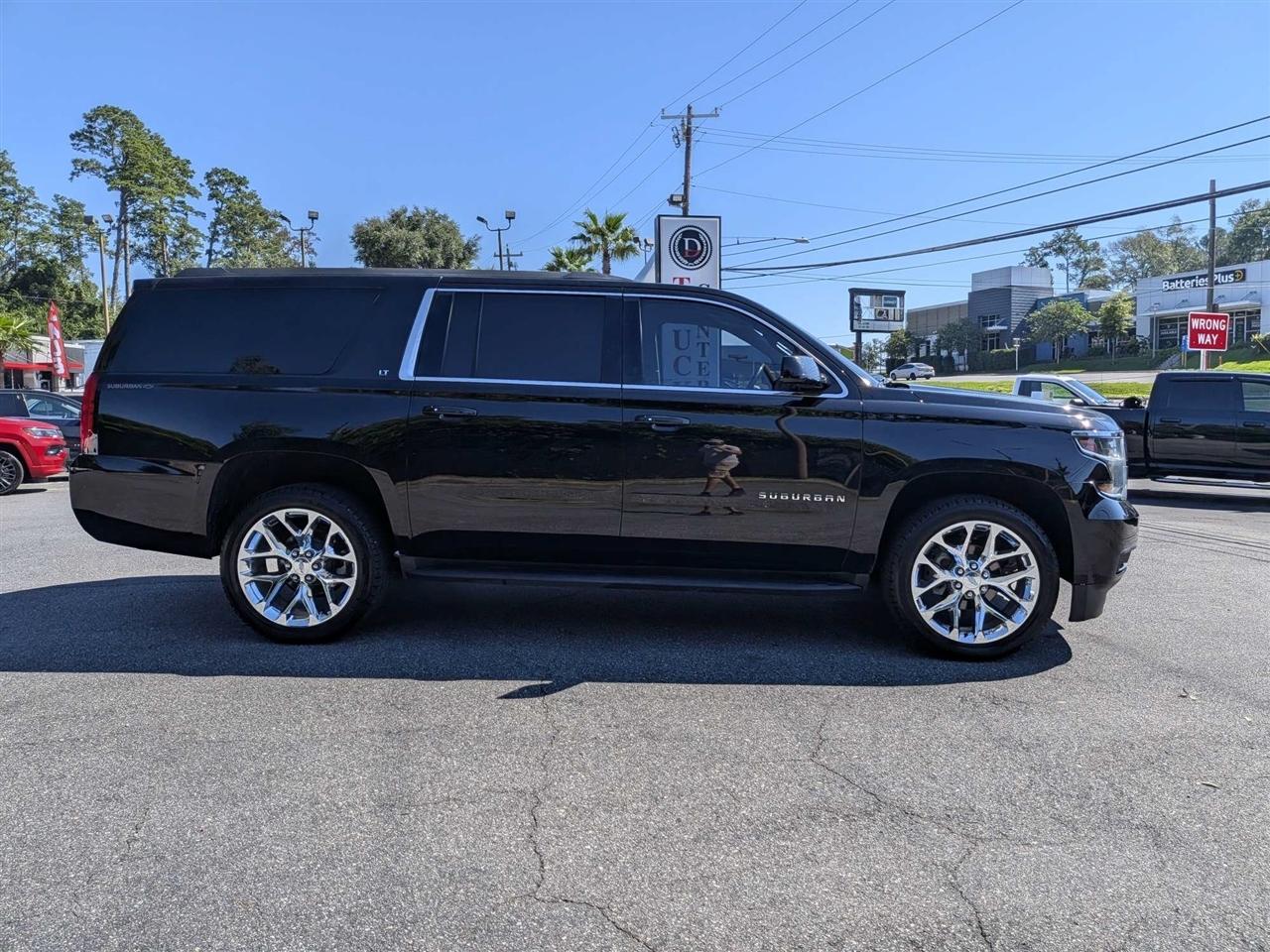 Chevrolet Suburban LT 2WD 2018