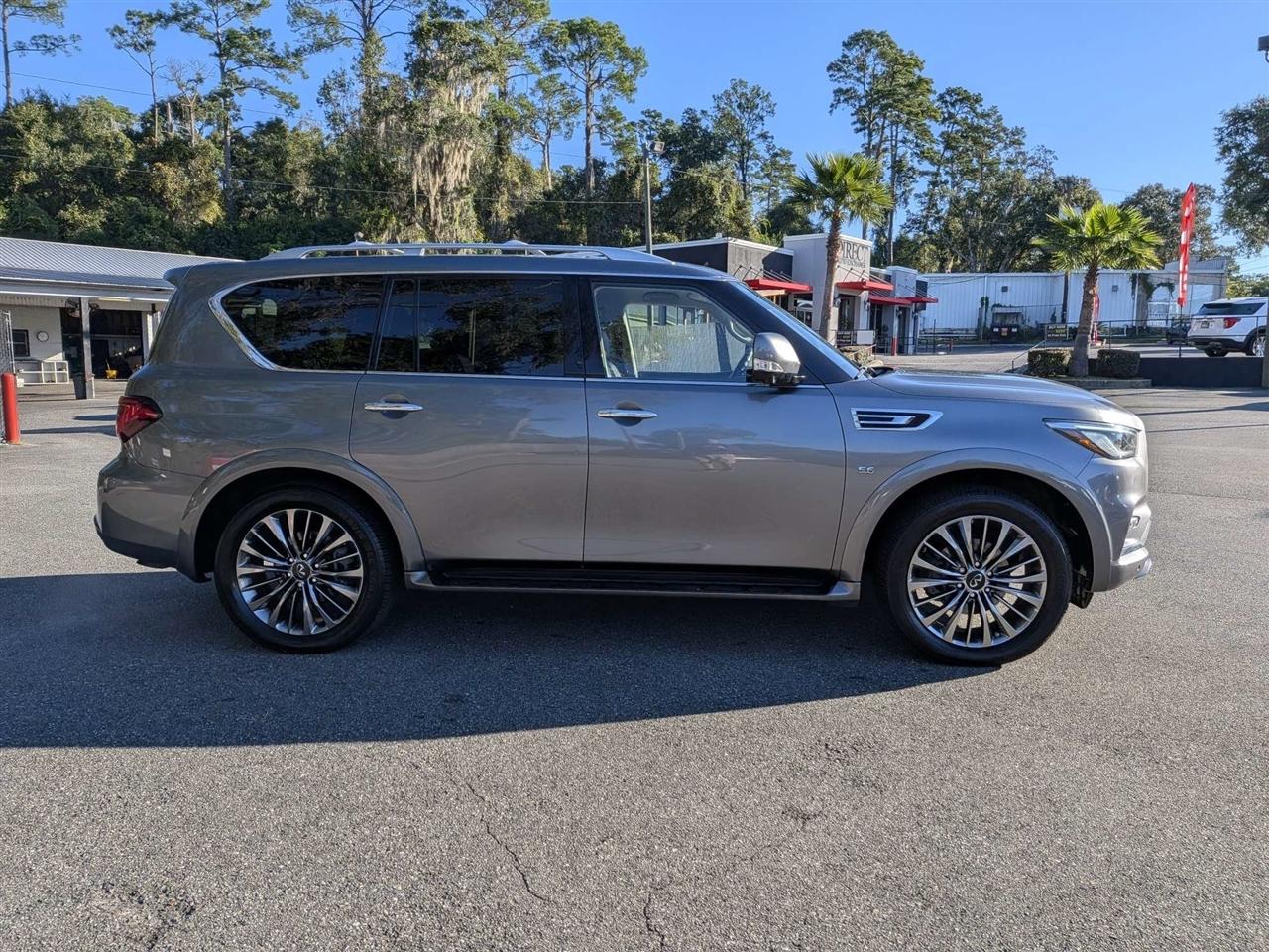 Infiniti QX80 LUXE 2019