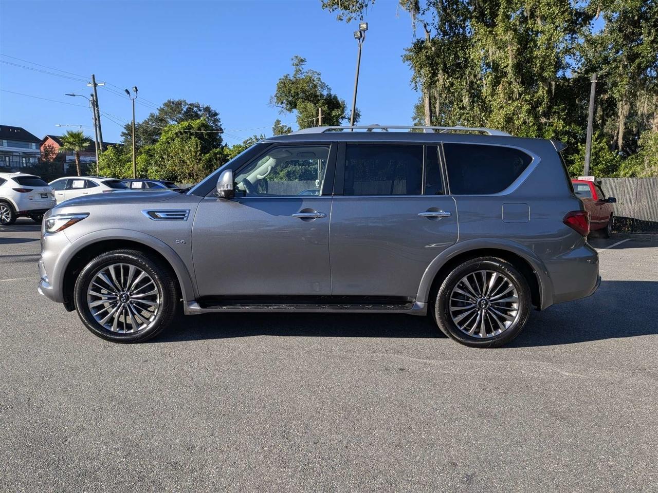 Infiniti QX80 LUXE 2019