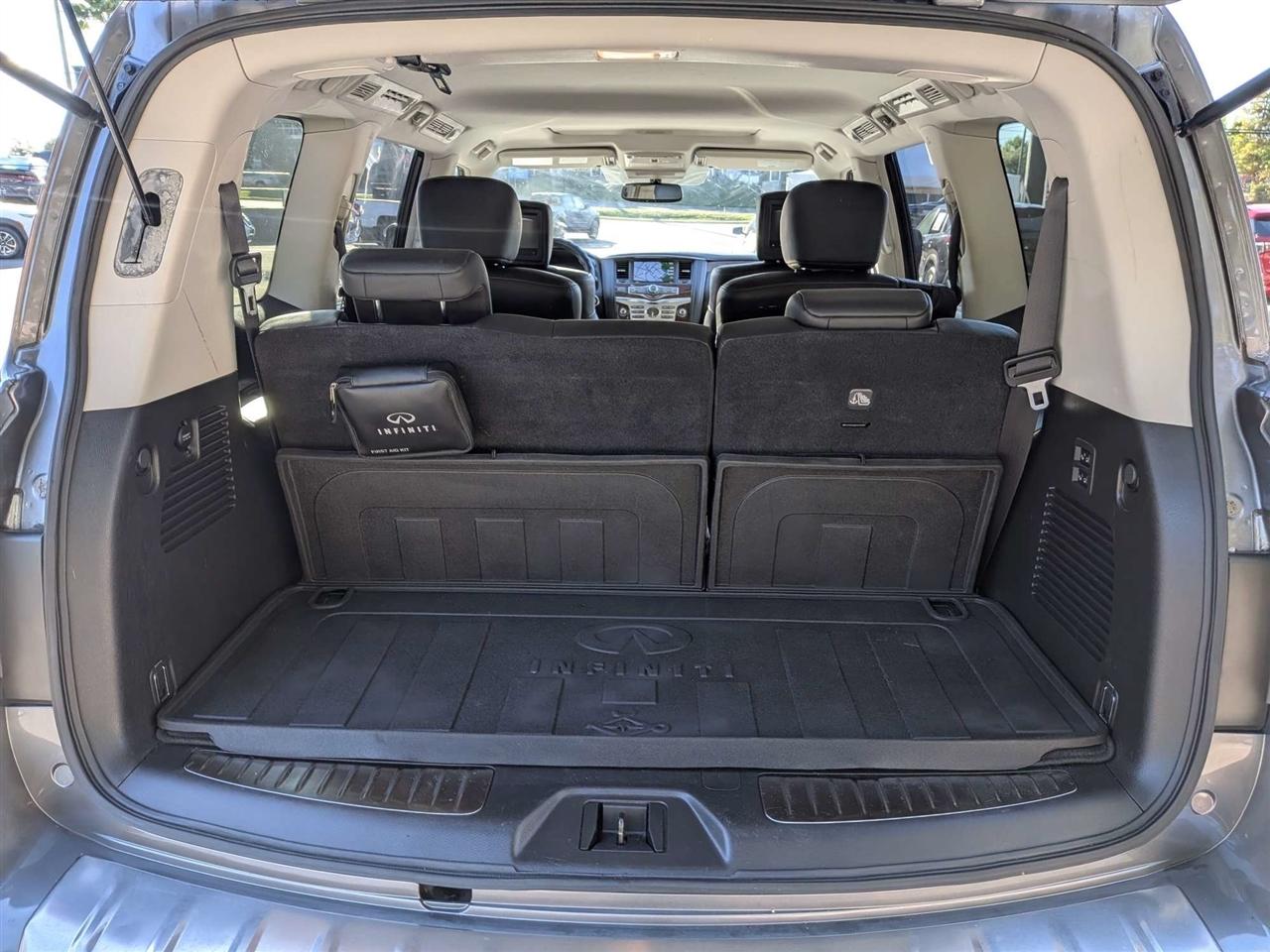 Infiniti QX80 LUXE 2019