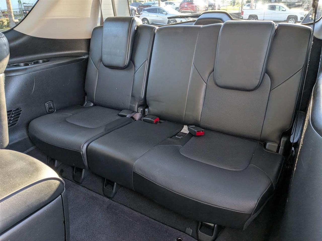 Infiniti QX80 LUXE 2019