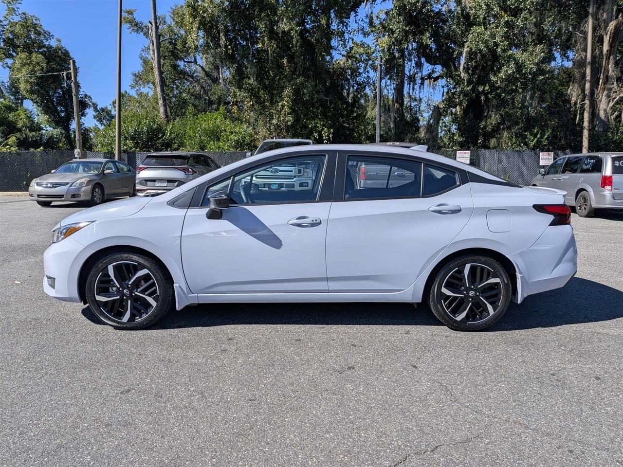 Nissan Versa SR 2024