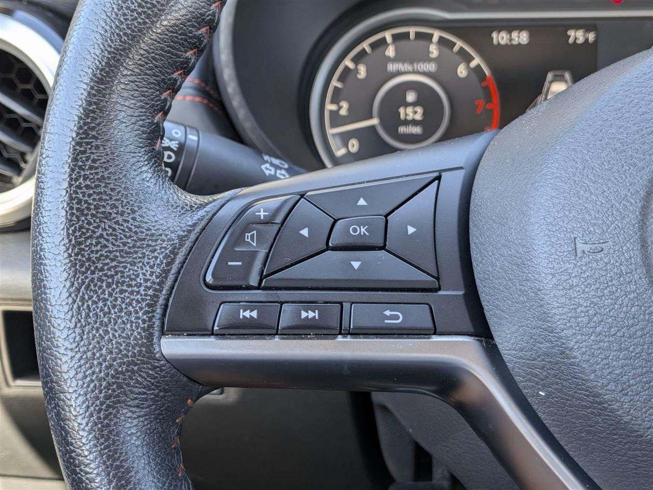 Nissan Versa SR 2024