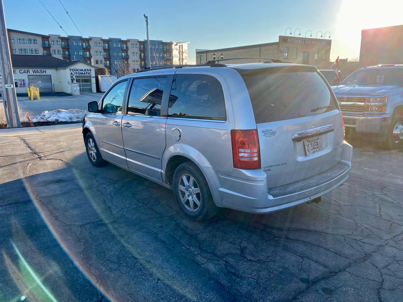 Chrysler Town & Country Touring Plus 2010