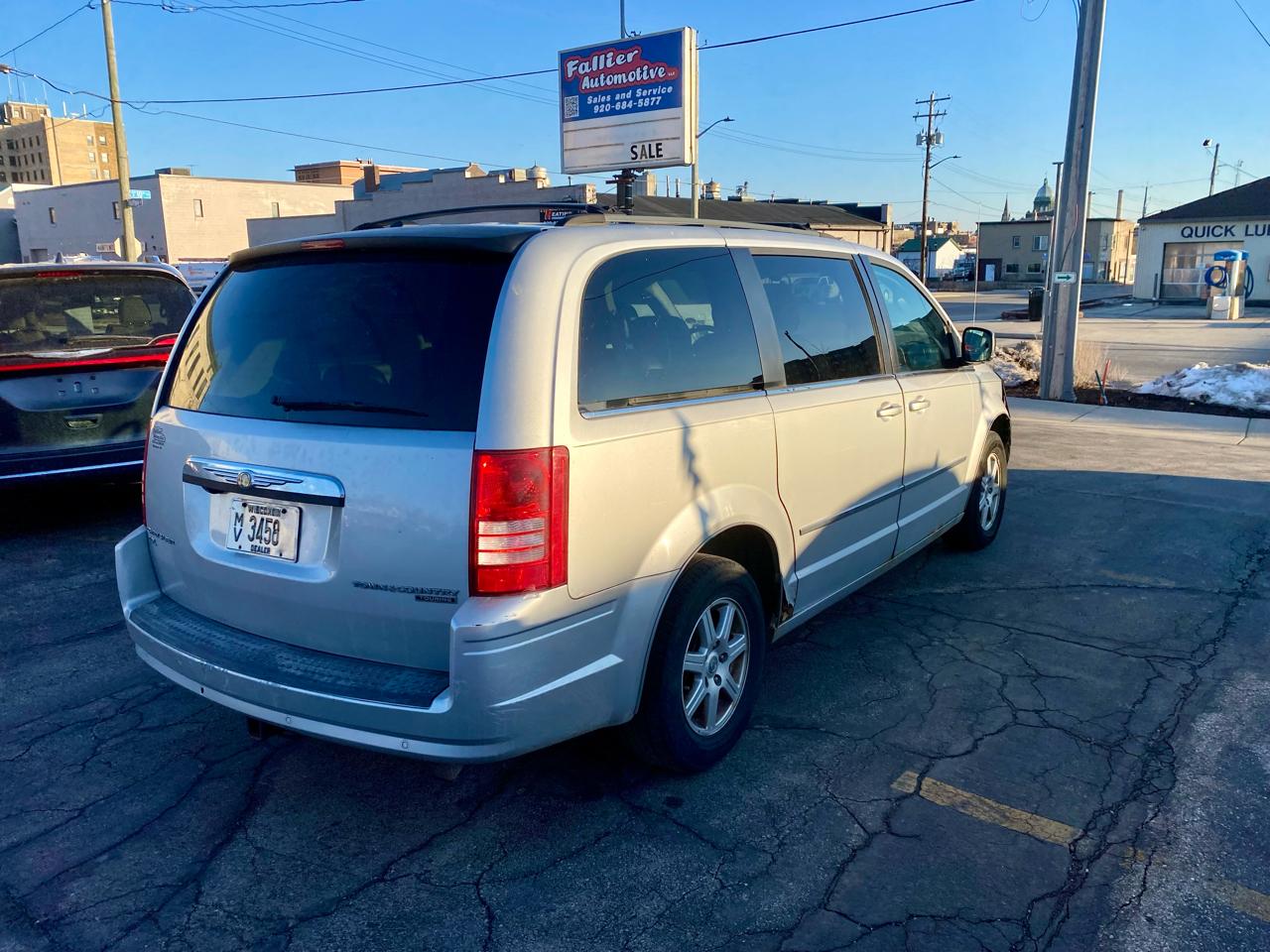 Chrysler Town & Country Touring Plus 2010