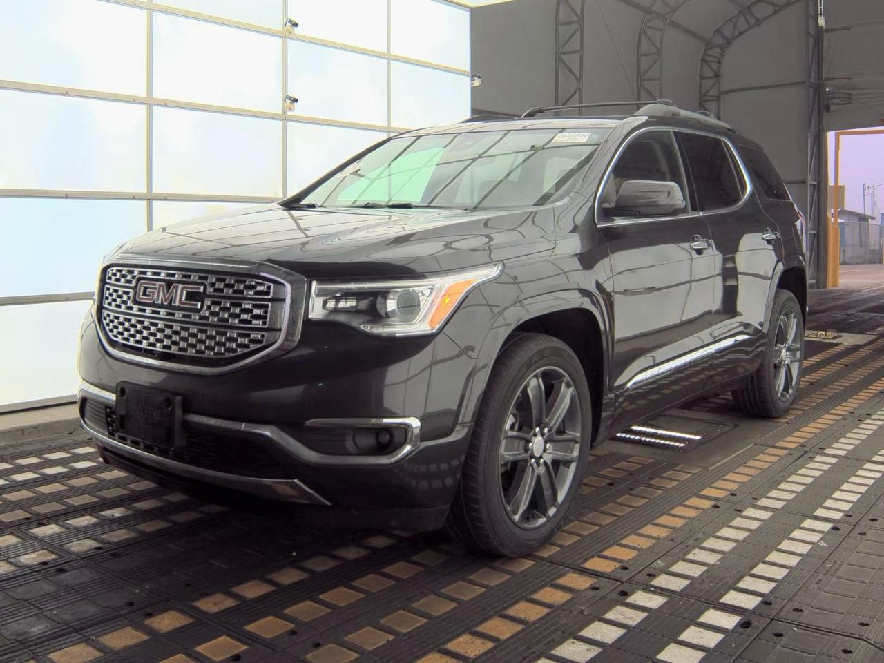 GMC Acadia Denali AWD 2017