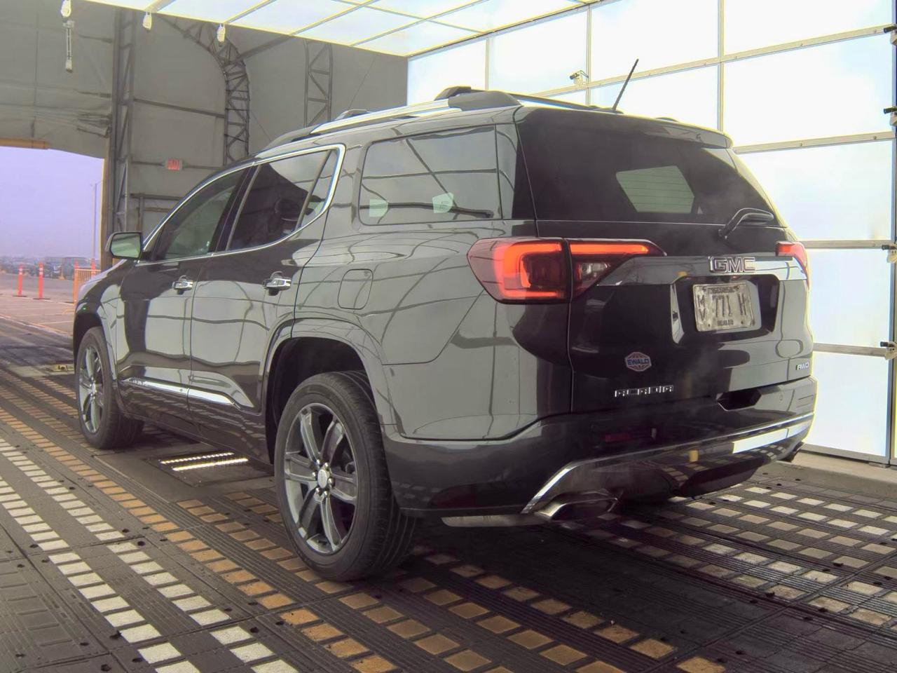 GMC Acadia Denali AWD 2017