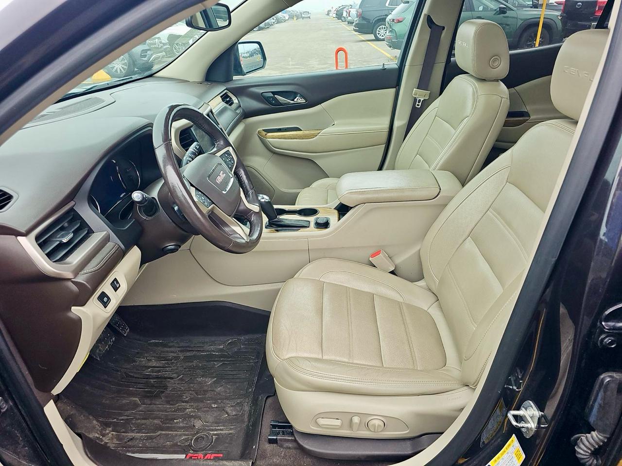 GMC Acadia Denali AWD 2017